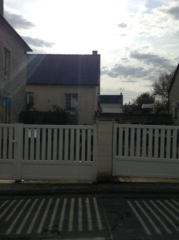 Gites De Mer Port-en-Bessin-Huppain Exteriör bild
